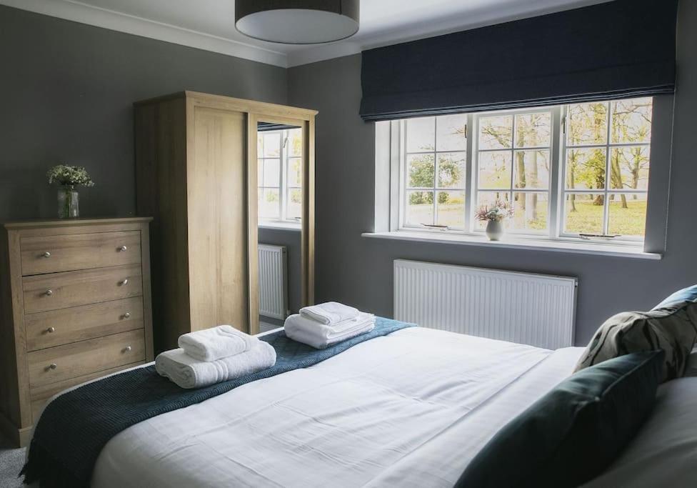Walshford Lodge Cowthorpe Εξωτερικό φωτογραφία